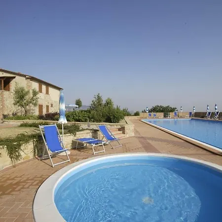 Sleeps 2 With Pool Apartamento *