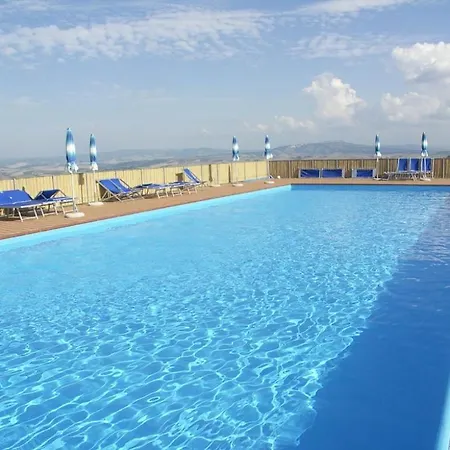 Sleeps 2 With Pool