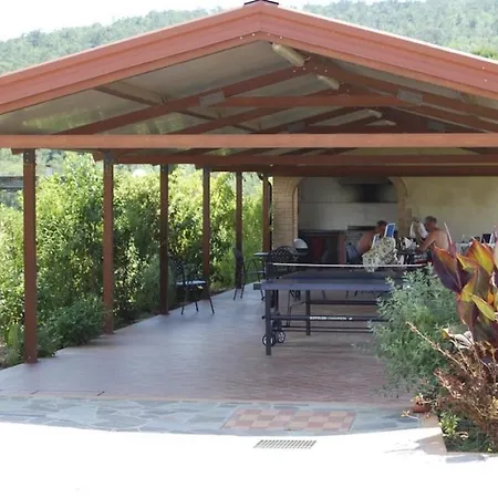 Sleeps 2 With Pool Apartamento *