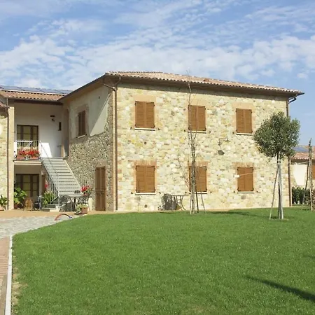 Sleeps 2 With Pool Apartamento